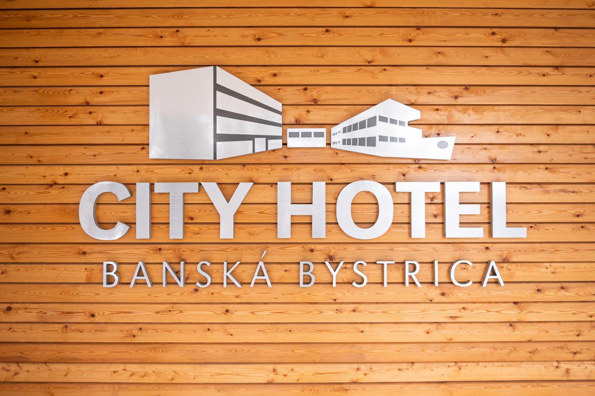 City Hotel B&B, Reception 24 7, 800M Od-From R1, Free Parking 班斯卡-比斯特里察 外观 照片